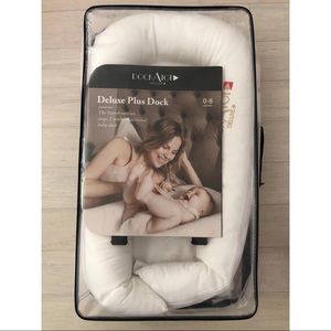 SOLD! Deluxe+ Dockatot - Pristine White 0-8 months